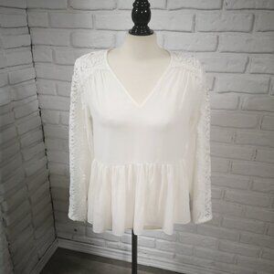 Karen Kane Cream Ladies Size Medium Made in USA Loose Fit Blouse with Lace
